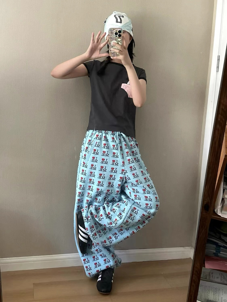 London Gen Z Girl Subculture Y - đánh giá và giá Street Fashion In London